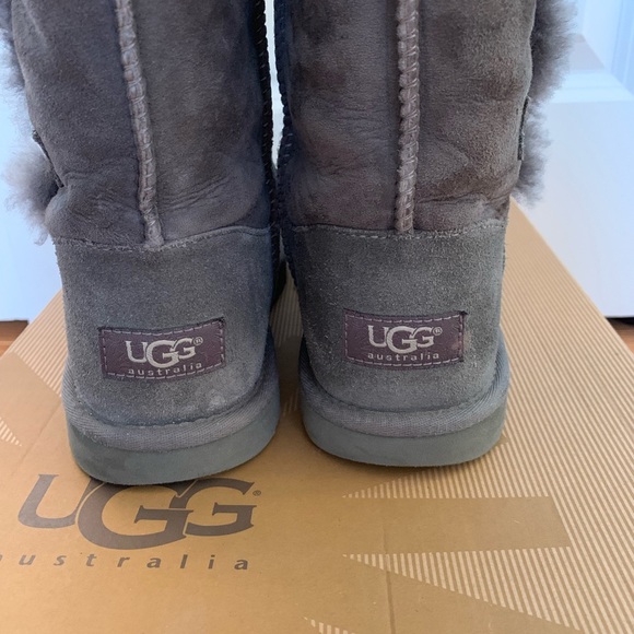 Tall Gray Bailey Button Triplet Uggs - Picture 4 of 8